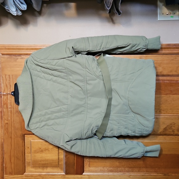 CAbi Ski Lift Puffer Belted Coat Olive Green - Picture 7 of 10